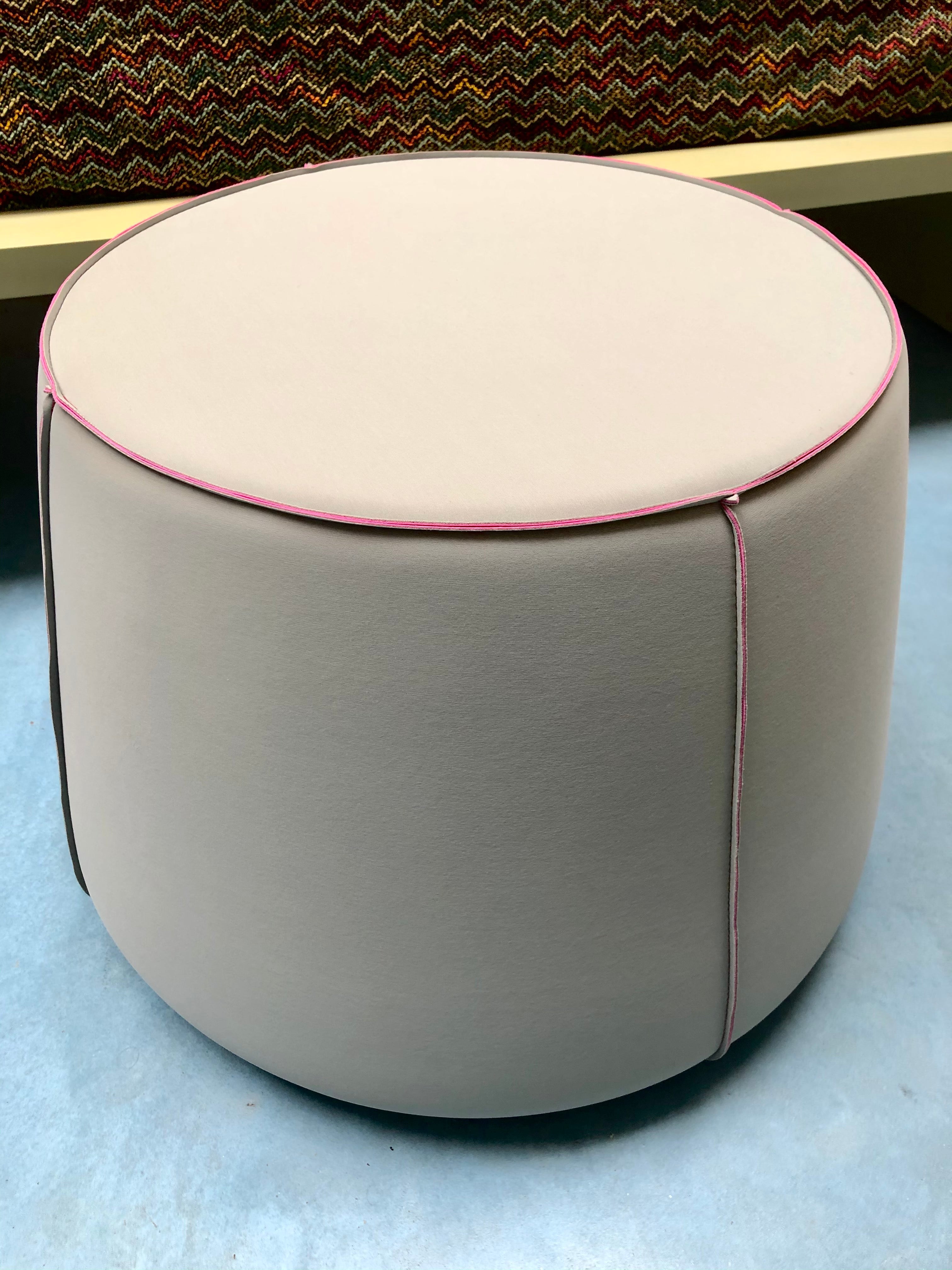 Pouff conico "Joker" tessuto lux